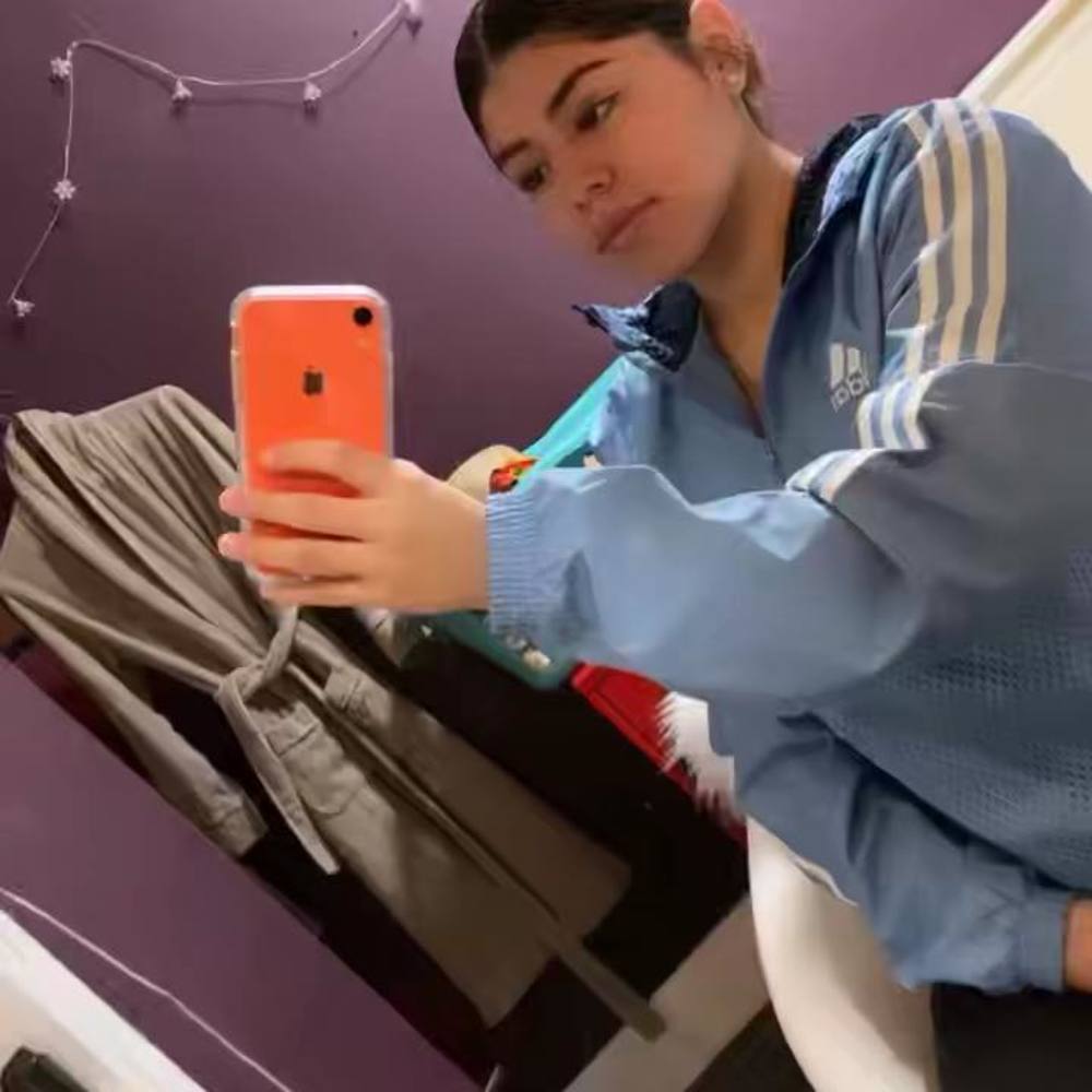 Meet your Posher, Ivette